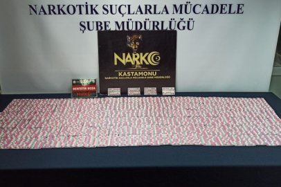 Kargo paketiyle uyuşturucu sevkiyatı yapan sanıklara hapis cezası