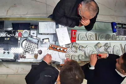 Kuyumcuya yakalanınca sahte altınları teklif etti