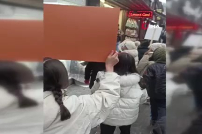 Bursa'da miniklerden Tarihi Çarşı ve Hanlar Bölgesinde anlamlı mesaj