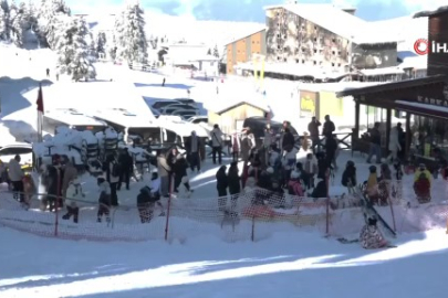 Uludağ rengarenk, sömestr cümbüşü yaşanıyor..