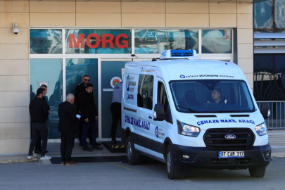 Başından vurulan kadın kurtarılamadı