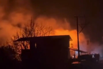 Orhaneli'de geceyi aydınlatan alevler, evi küle çevirdi