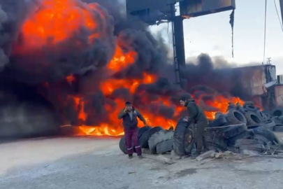 Oto lastikçide yangın: D-400'ü kara dumanlar kapladı