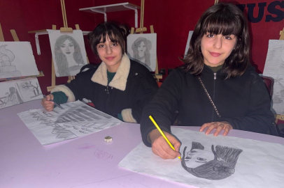 Engel tanımayan ikizlerin resim aşkı