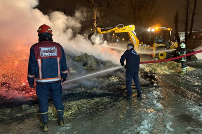 Saman yüklü kamyon alev aldı