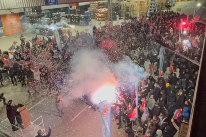 Metaş işçileri kazandı, TOFAŞ'ta büyük kutlama
