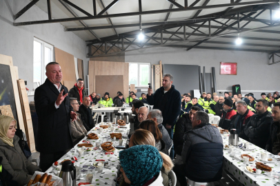 Başkan Karabatı, emekçileri kahvaltıda ağırladı