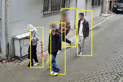 Çocuklar ellerinde silahla geziyor sanıldı, oyuncak tabanca çıktı