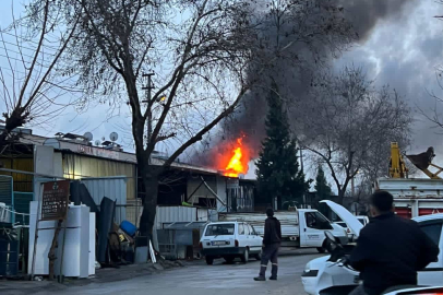 Mobilya atölyesinde çıkan yangında maddi hasar oluştu