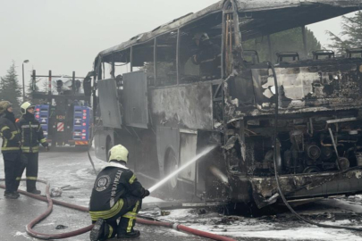 Seyir halindeki yolcu otobüsünde yangın: Facia son anda önlendi