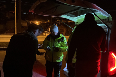 Kazayla ilgilenen polis ekiplerini gördü, sürücü değiştirse de cezadan kaçamadı