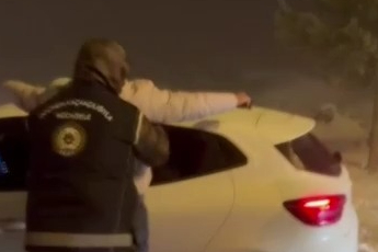 2 aracın bagajından düzensiz göçmen çıktı