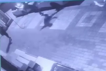 Bursa'da park halindeki araçlara zarar verdiler