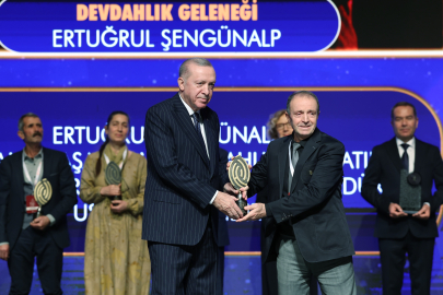 Bursalı usta, ipeğin peşinde 53 yıldır aynı tezgâhta koşuyor