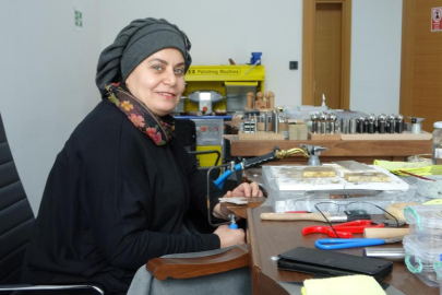 40 yaşından sonra takı tasarımcısı oldu