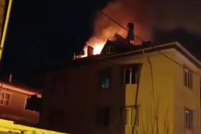 Bursa'da 3 katlı binanın çatısında yangın