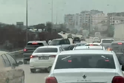 Bursa'da otobanda tehlike...Ters yöne giren araç trafiği kilitledi
