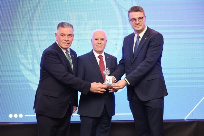 Bursa Fan Clup'te bayrak değişimi