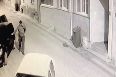 Bursa'da araçlara saldırı güvenlik kamerasına yansıdı