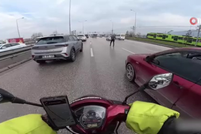 Bursa'da trafikte uçan tekmeli kavga