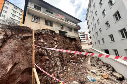 Temelinde yıkılma meydana gelen binada yaşayanlar tedbir amaçlı tahliye edildi