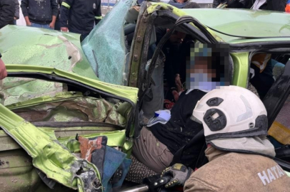 Hurdaya dönen otomobil öğretmene mezar oldu