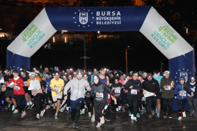 Bursa'da tarihi çarşıda gece oryantiring heyecanı