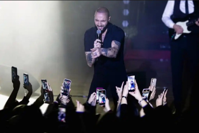 Berkay’dan sahnede duygusal veda