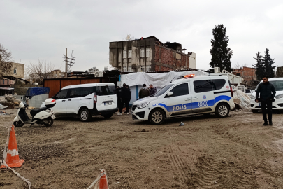 Paralarını alamadıklarını iddia eden işçiler eylem yaptı