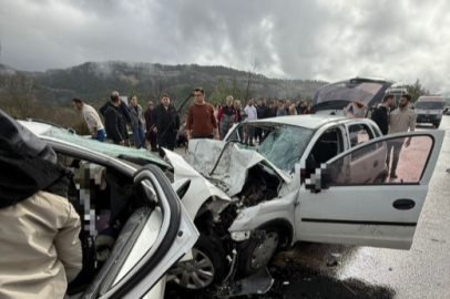Savrulan tır dorsesi faciaya sebep oluyordu