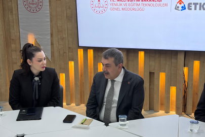 "Teknolojiye dair her adımı geniş yelpazeyle tartmak durumundayız"