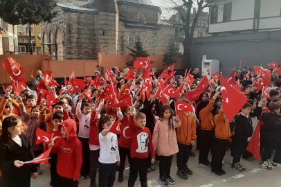 Orhan Kara İlkokulu'nda yeni dönem “Bayrak Sevgisi” etkinliğiyle başladı &nbsp; &nbsp; &nbsp; &nbsp; &nbsp; &nbsp; &nbsp; &nbsp; &nbsp; &nbsp;