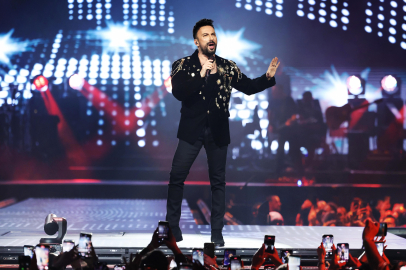 Tarkan'ı 9 gündür süren konser serisinde yaklaşık 50 bin kişi dinledi