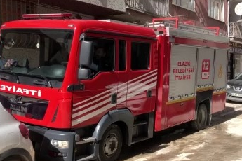 Depo yangını ekiplerce söndürüldü