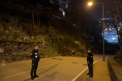 Bursa'da heyelan: Tophane-Muradiye yolu ulaşıma kapandı