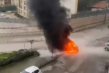 Bursa'da yanan araç art arda patladı, mahalleli panik yaşadı