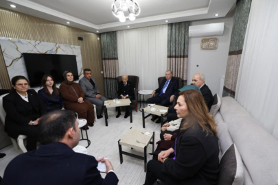 Cumhurbaşkanı Erdoğan ve Devlet Bahçeli'den depremzede aileye ziyaret