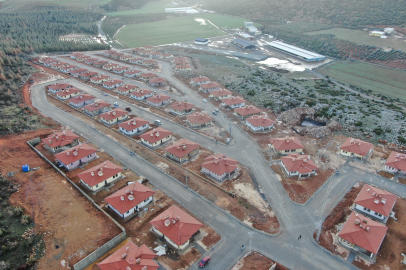 Depremzedeler: "Devlet bize ev değil villa yaptı"