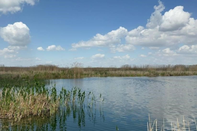 Sultan Dağları'ndaki kar Eber Gölü ve kiraza umut oldu
