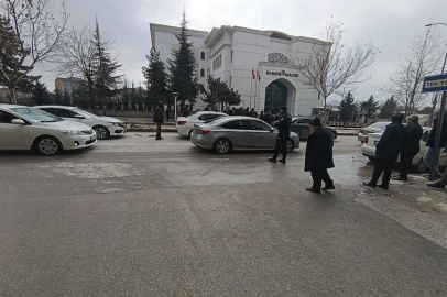 Zincirleme trafik kazası: 1 yara