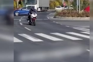  Akrobatik hareketler yapan motosiklet sürücüsüne ceza yağdı