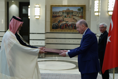 Cumhurbaşkanı Erdoğan'a 3 ülkenin büyükelçisinden güven mektubu