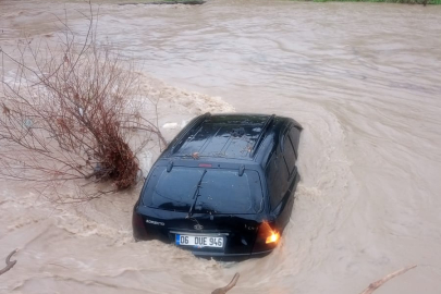 Dereye sürüklenen araç ertesi gün ortaya çıktı