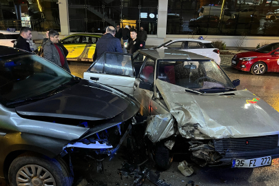 İki otomobilin çarpıştığı kazada 1 kişi yaralandı