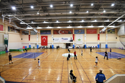 Osmangazi'de badminton heyecanı zirveye taştı