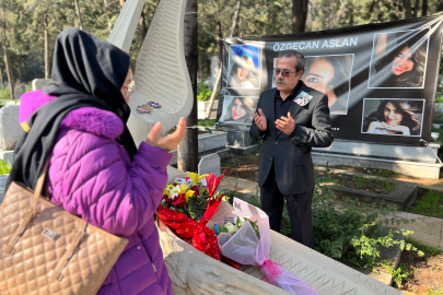 Özgecan Aslan ölümünün 11'inci yılında mezarı başında dualarla anıldı