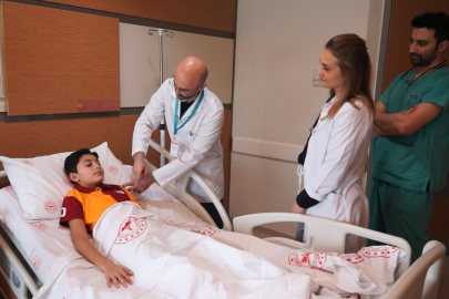 Beyin kanaması geçiren çocuk ameliyatsız tedavi ile hayata tutundu