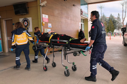 Bursa'da cam silerken 4 metreden düştü