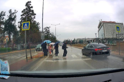 Bursa'da trafikte tehlikeli anlar kamerada