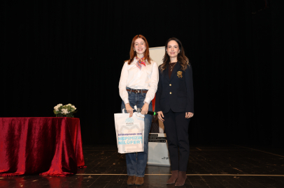 Nilüferli öğrenciler yazar Melis Sena Yılmaz ile buluştu